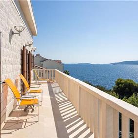 5 bedroom beachfront villa with pool on Ciova Island, Trogir, sleeps 12